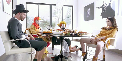 Brooklyn Chase and Rosalyn Sphinx are sucking the cocks