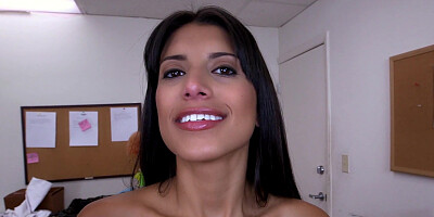 Pretty maid is shaving her pussy