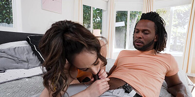 Latina Isabella Nice is sucking big black dick