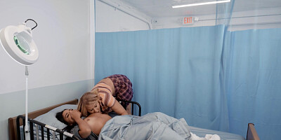 Babe Summer Col was fucked by blonde mature Phoenix Marie