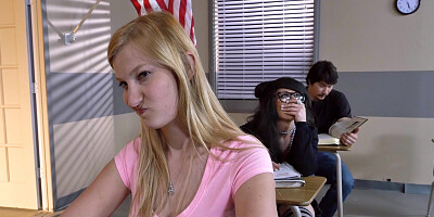 Tia Cyrus blows her PE teacher as he's giving his lecture