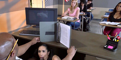 Tia Cyrus blows her PE teacher as he's giving his lecture