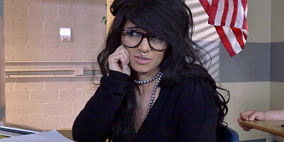 Tia Cyrus blows her PE teacher as he's giving his lecture
