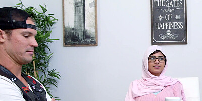 Mia Khalifa catches her stepmom Julianna Vega sucking her bf's cock