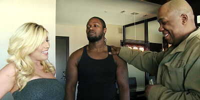 Heidi Hollywood likes big, black dicks