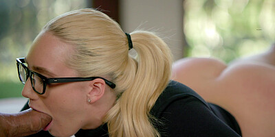 Personal assistant AJ Applegate pleases her boss with her ass