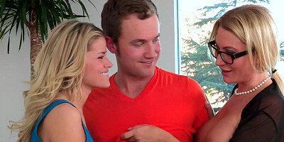 Super hot threesome action with Jessa Rhodes and Jennifer Best