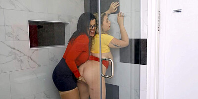 Chloe Surreal gets her pussy fingered by Nadia White