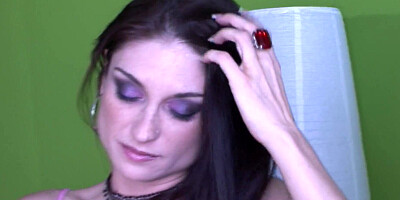 Young Tabatha Tucker takes BBC pounding in a threeway