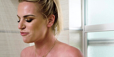 Rachael Cavalli takes the shower and plays with her pussy