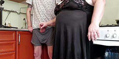 Before lunch, a neighbor jerks off my dick to a cumshot