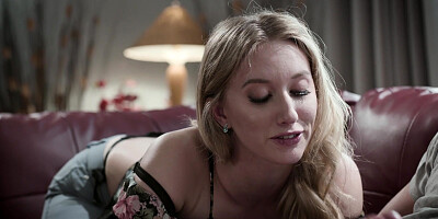 Blonde mom Riley Reyes gives nice blowjob