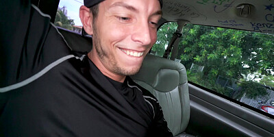 Tommy Diamond shows off her blowjob skills