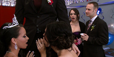 Kendall Karson and Raven Bay dropping to their knees to suck the prom king's royal dick