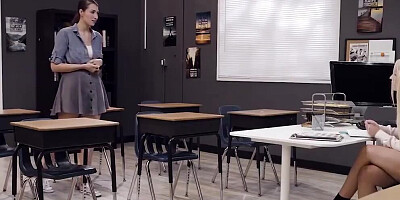 Mike Mancini And Bella Rolland - Desperately Wants To Fuck Her Big Dick Boss_1.