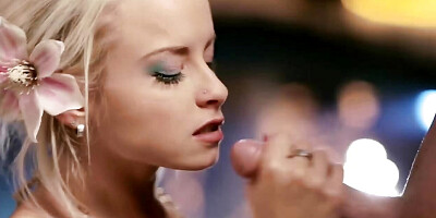 Sexy CFNM Blowjob By The Pool