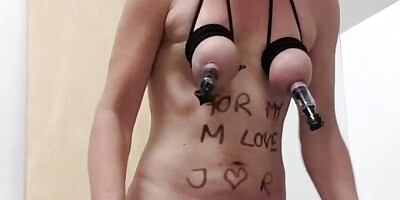 Squirt with weights on labia