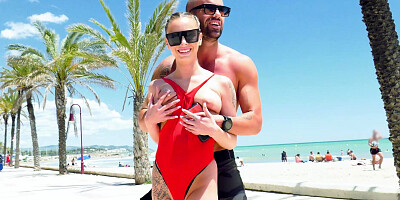 Lya Missy and Potro are walking next to the beach