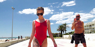 Lya Missy and Potro are walking next to the beach