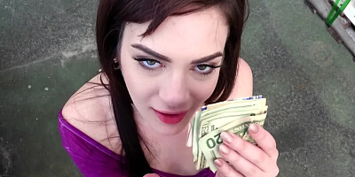 Shopaholic lovely earns money spreading legs for a stranger