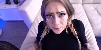 Girl has no money but the landlord accepts sex as compensation