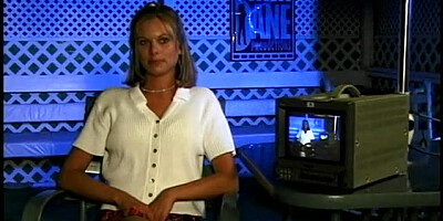 Hot blonde showing her capabilities