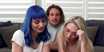 Stepsister joins the fun in a threesome with casual fucking
