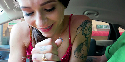 Kharlie Stone gives nice blowjob in the car