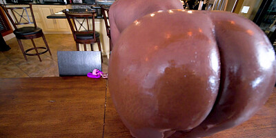 Breyana Moore demonstrates her huge butt