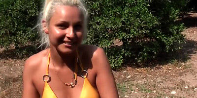 Anabell Bella, Aspen Richardsen &amp, Jocelyn are flashing outside