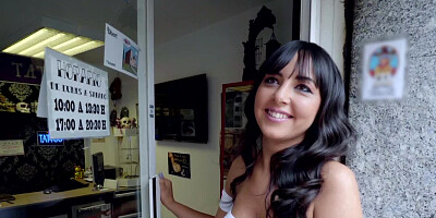 Big-boobied brunette and stranger make closer acquaintance