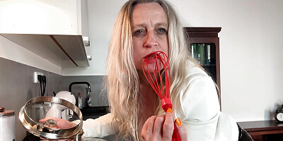 Hot Fisting in the Kitchen in Private