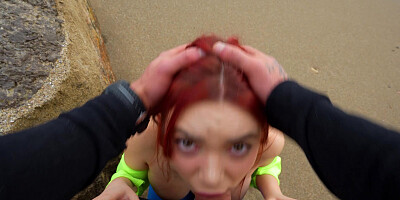 Paola Hard is sucking thick dick on the beach