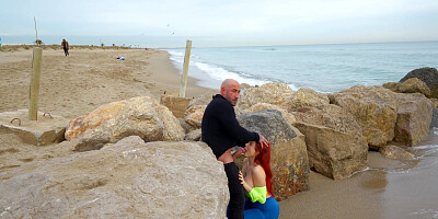 Paola Hard is sucking thick dick on the beach