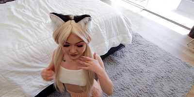 Teen Lulu Chu is sucking big cock in POV