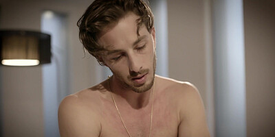 Jaye Summers gets her pussy pounded doggystyle