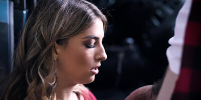 Kristen Scott is sucking the dick outdoors