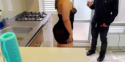Colombian Vanessa Latina seduces technician to get fucked while her boyfriend is outside