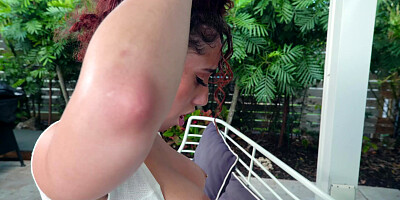 Kira Perez shakes her ass on gargantuan black dick