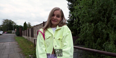 Fibi Euro is getting picked up outdoors