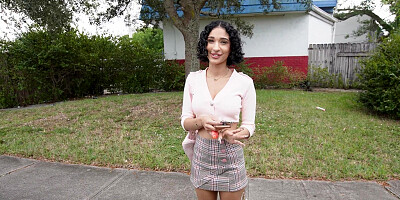 19yo Lina Love is getting picked up on the street