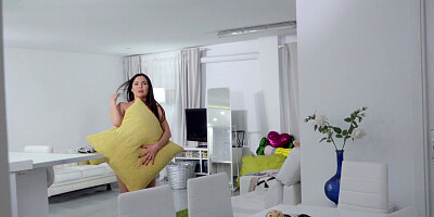 Sasha Coxx gives masterful blowjob in POV