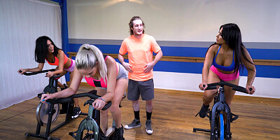 Rose Monroe shows her butt while riding the exercise bike
