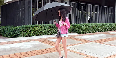 Sisi Pesos is getting picked up on the street