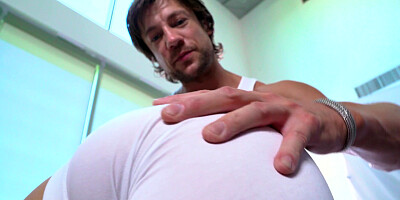 Kimber Woods in tight yoga pants gets ass worshipped by her instructor