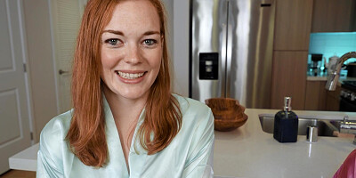 Yumi Sin and Samantha Reigns play with vibrator