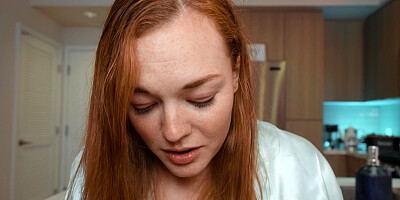 Yumi Sin and Samantha Reigns play with vibrator