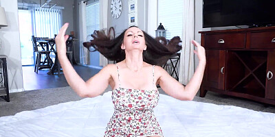 Catalina Cruz big round ass bounces on cock hot milf sex