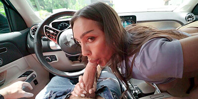 Sisi Rose is sucking cock in the car