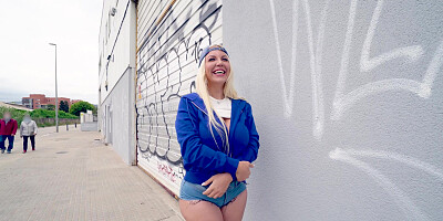 Blondie Fesser flaunts her amazing big ass outdoors